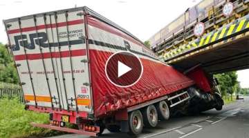 Best World Worst Drivers on Truck/ Idiots Vs Truck/ Truck Crash Compilation 2022