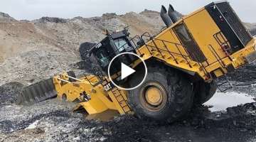 Incredible Extremely Dangerous Idiots Excavator Skills | L-2350 Largest Loader Power 2333 Horsepo...
