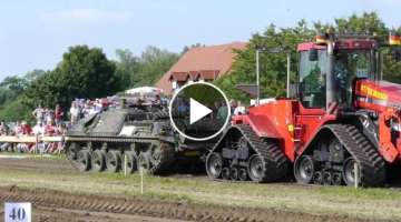 Tractor pulling Jaguar tanks against CASE Steiger STX 440
